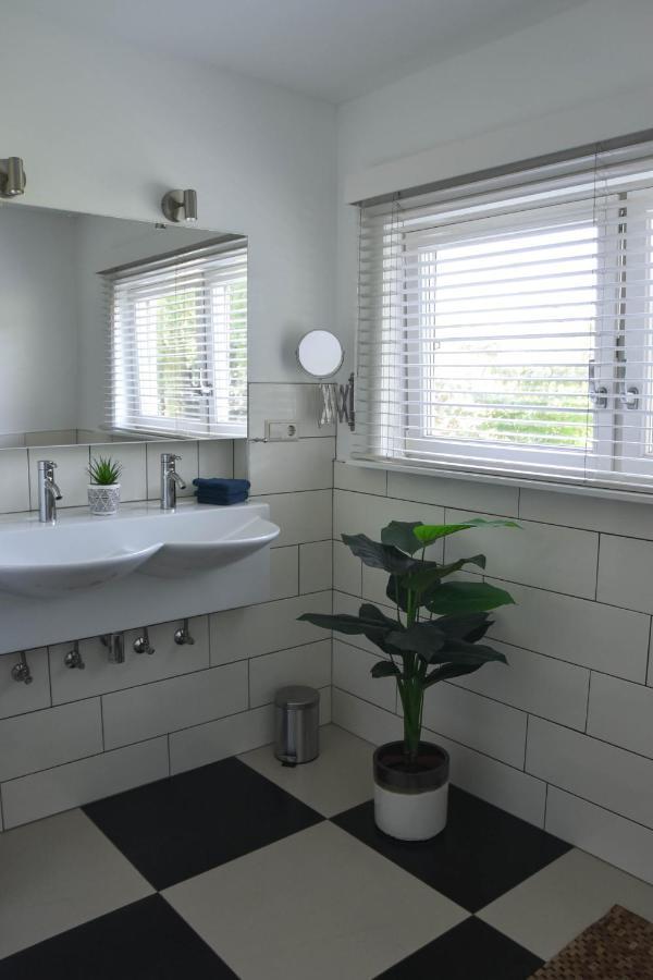 Spacious Comfort Villa Vera With Hottub Зеволде Екстериор снимка